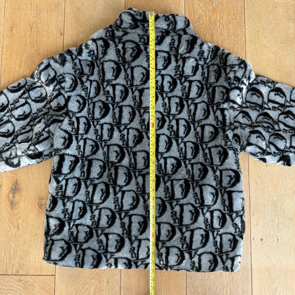 VanDior Faux Fur Jacket - Picture 11 of 12